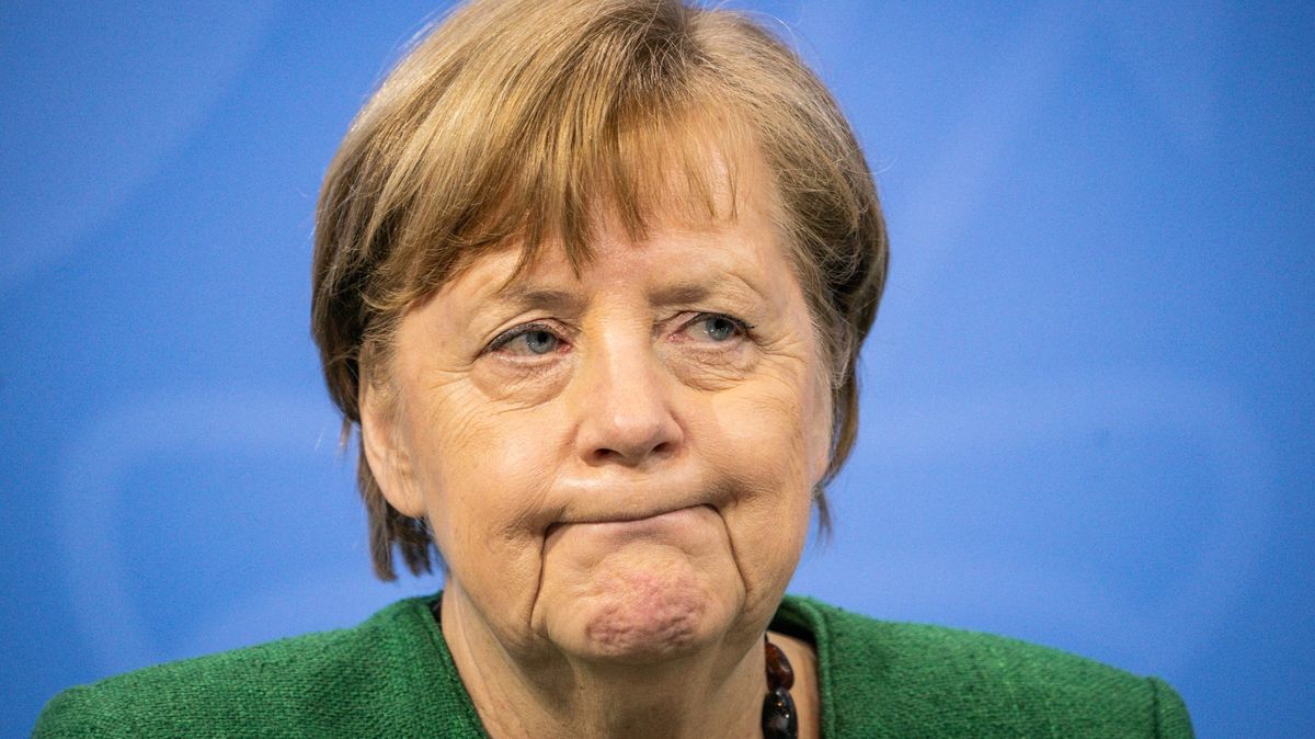 Merkelovou okradli při nákupu, zloděj si poradil i s ochrankou